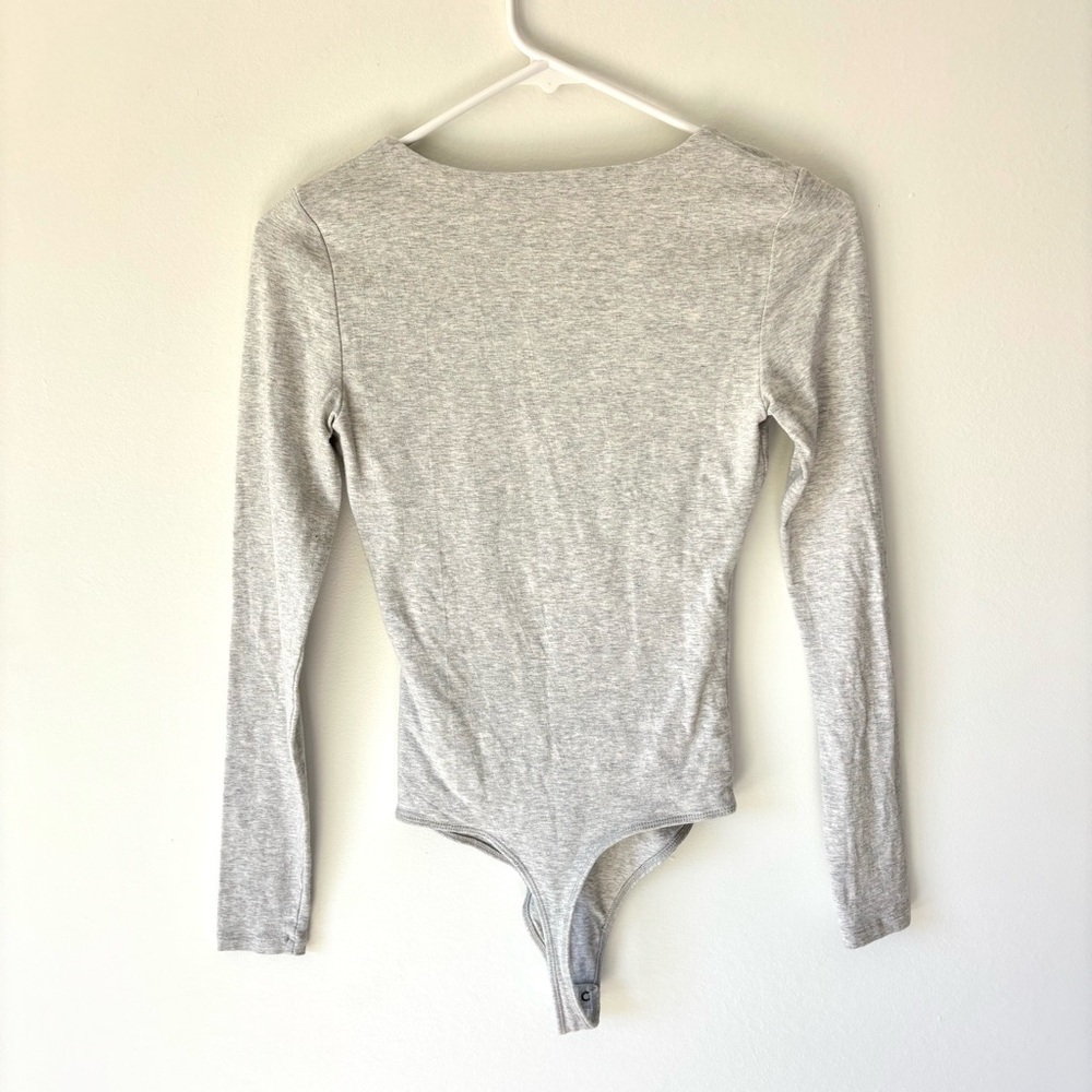 Abercrombie & Fitch Grey Long Sleeve V Neck Thong Bodysuit Cotton Blend Fitted - Picture 6 of 9